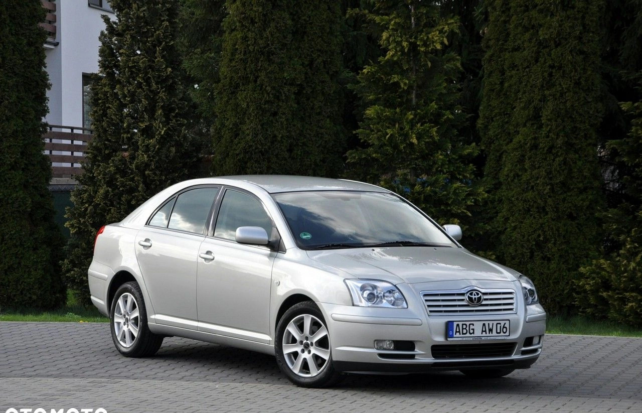 Toyota Avensis cena 17900 przebieg: 211258, rok produkcji 2005 z Dzierzgoń małe 742